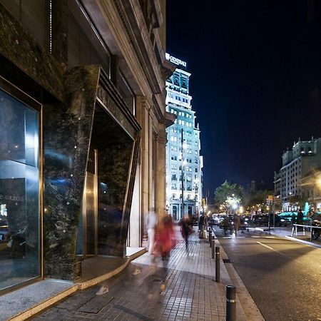 Uma Suites Passeig De Gracia 16 Barcelona Bagian luar foto