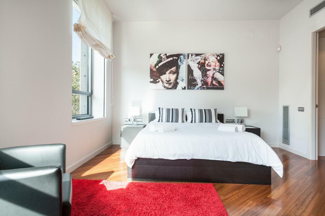 Uma Suites Passeig De Gracia 16 Barcelona Bagian luar foto