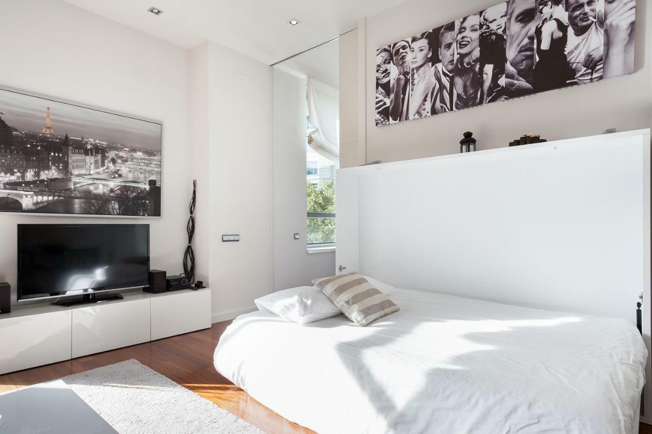 Uma Suites Passeig De Gracia 16 Barcelona Bagian luar foto