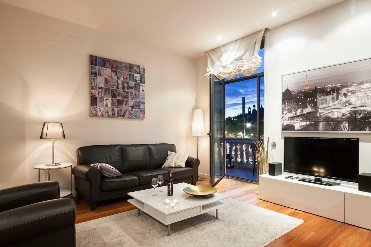 Uma Suites Passeig De Gracia 16 Barcelona Bagian luar foto