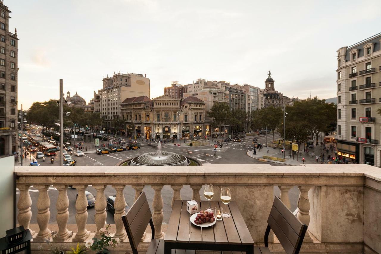 Uma Suites Passeig De Gracia 16 Barcelona Bagian luar foto