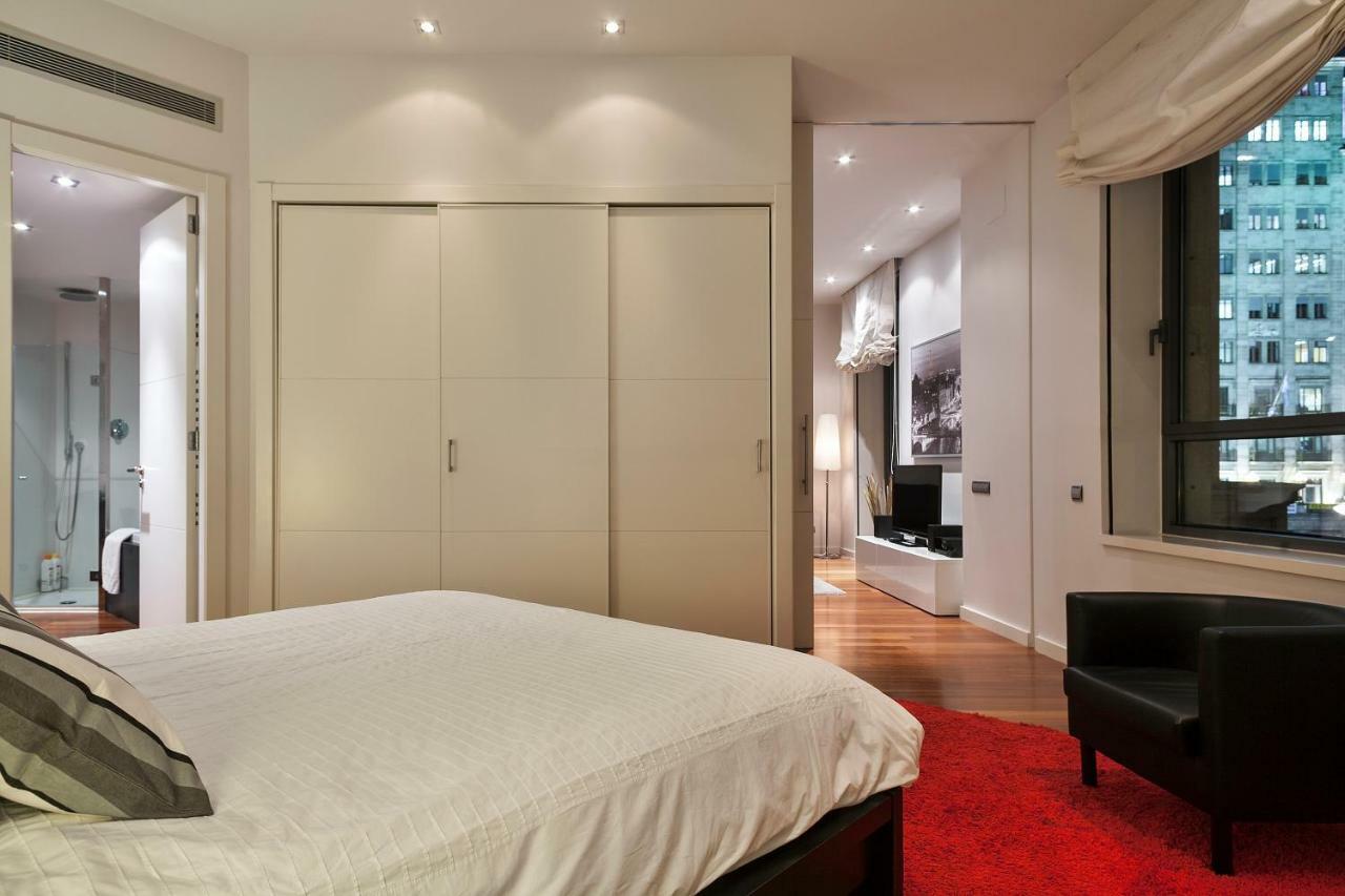 Uma Suites Passeig De Gracia 16 Barcelona Bagian luar foto
