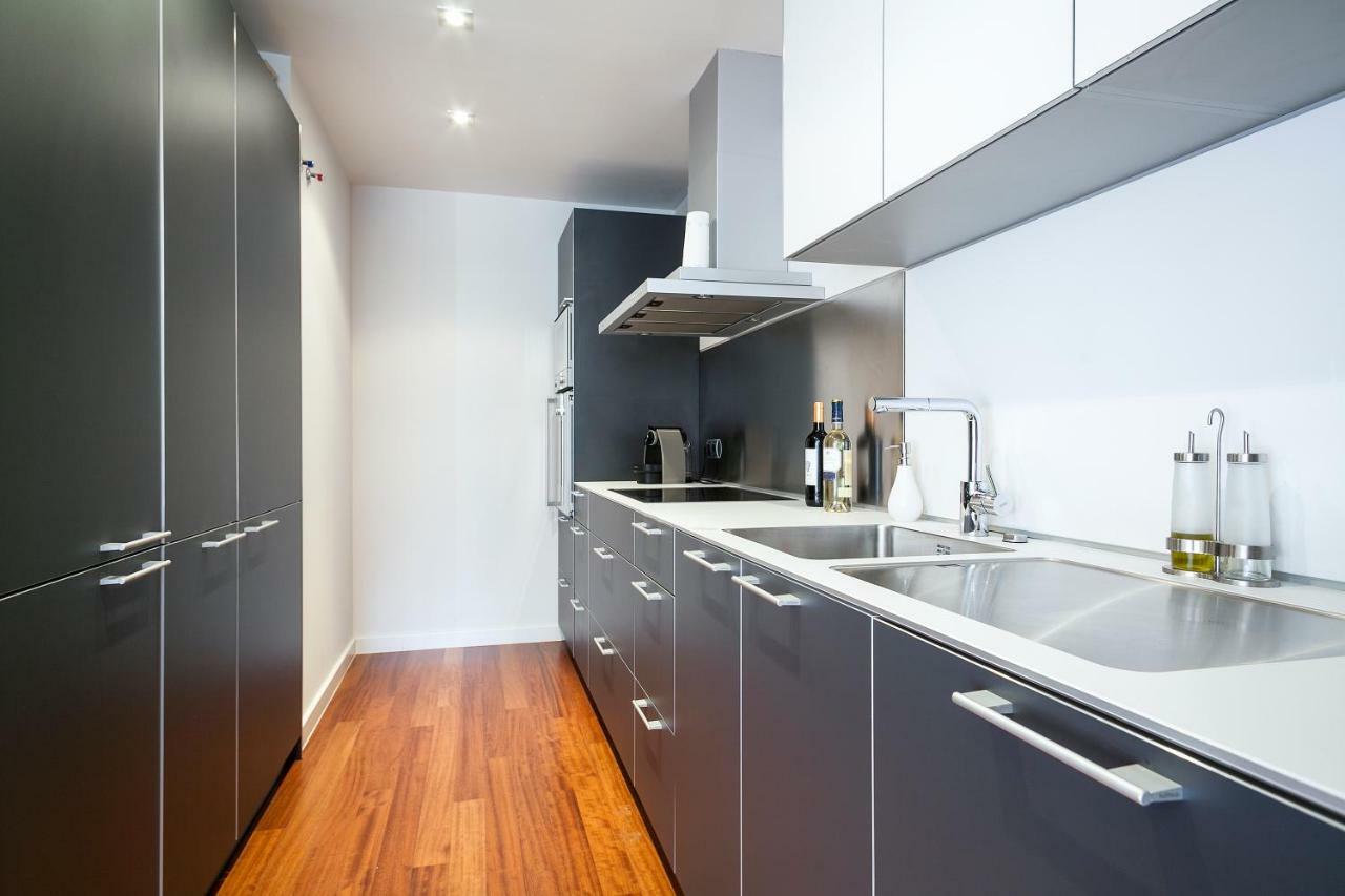 Uma Suites Passeig De Gracia 16 Barcelona Bagian luar foto