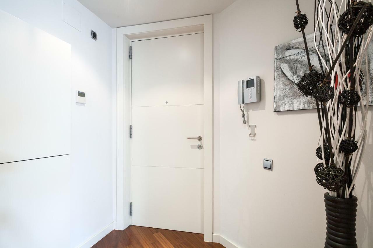 Uma Suites Passeig De Gracia 16 Barcelona Bagian luar foto
