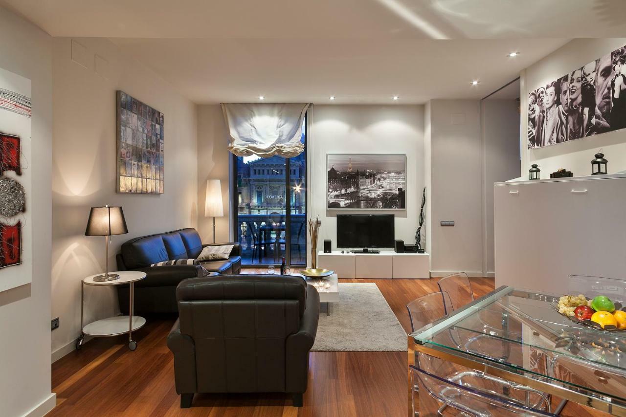Uma Suites Passeig De Gracia 16 Barcelona Bagian luar foto