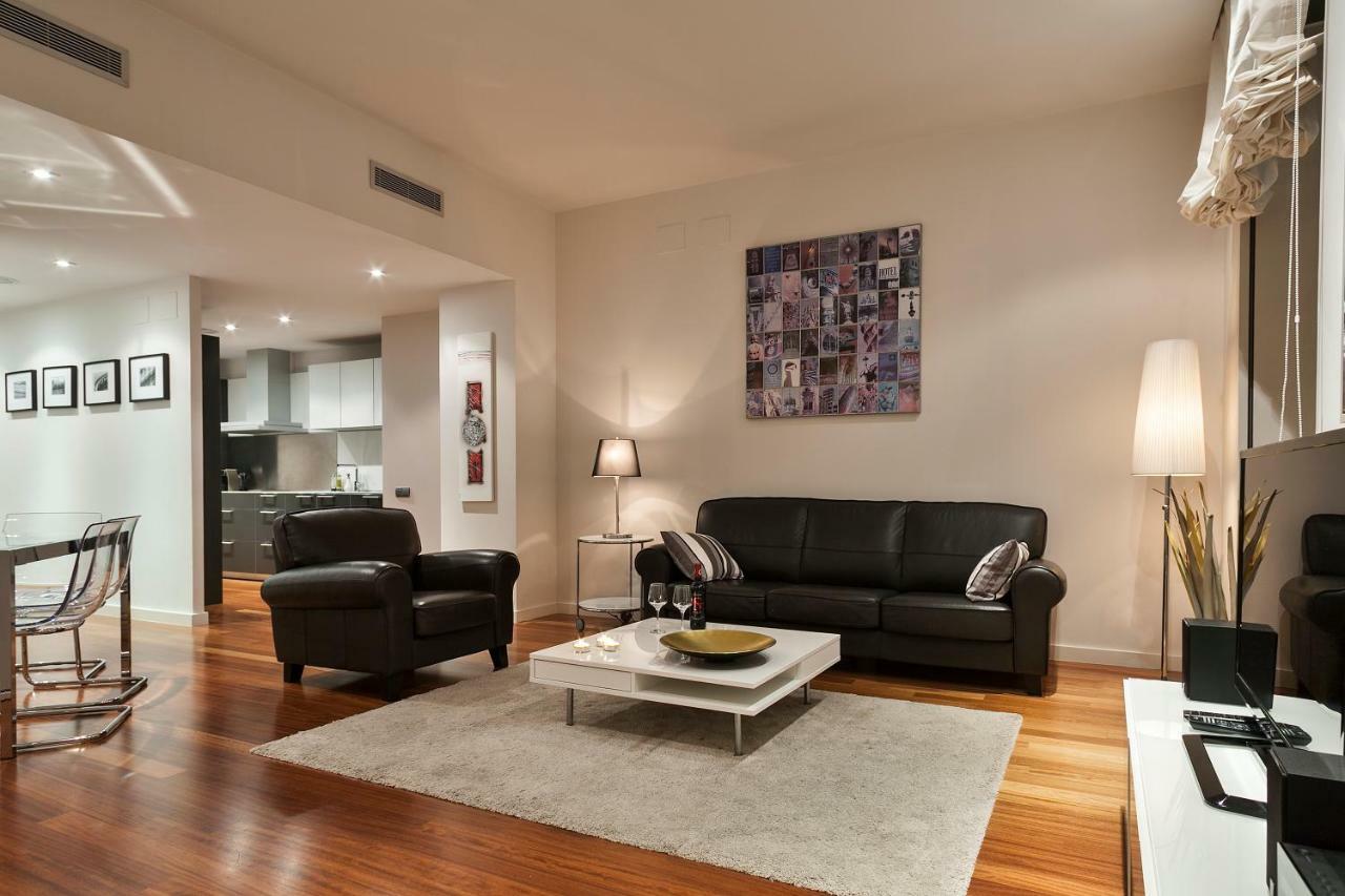 Uma Suites Passeig De Gracia 16 Barcelona Bagian luar foto