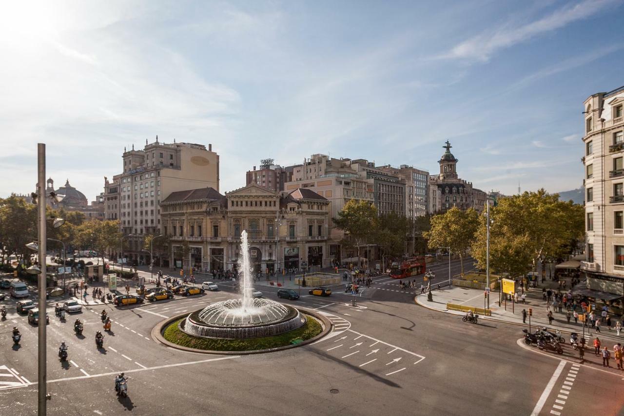 Uma Suites Passeig De Gracia 16 Barcelona Bagian luar foto