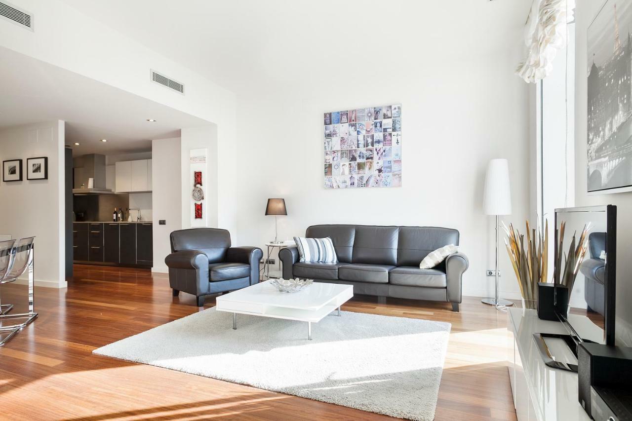 Uma Suites Passeig De Gracia 16 Barcelona Bagian luar foto