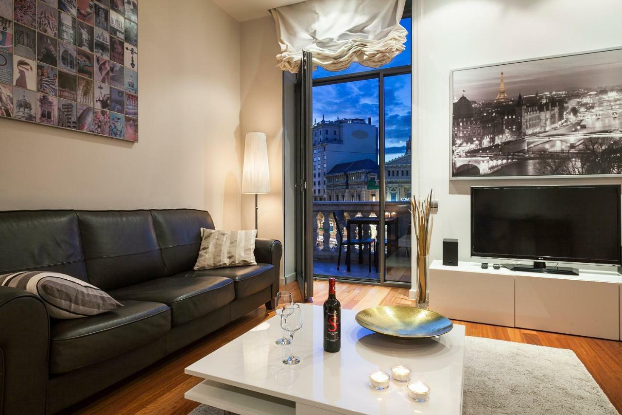 Uma Suites Passeig De Gracia 16 Barcelona Bagian luar foto
