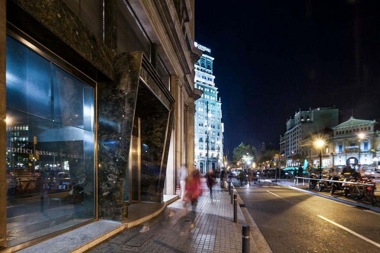 Uma Suites Passeig De Gracia 16 Barcelona Bagian luar foto